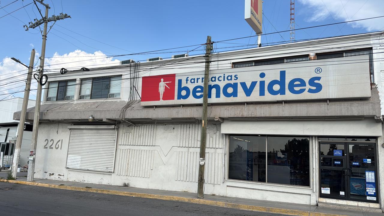 Fachada del edificio comercial en venta sobre Blvd. Antonio Cárdenas, Miravalle, Saltillo