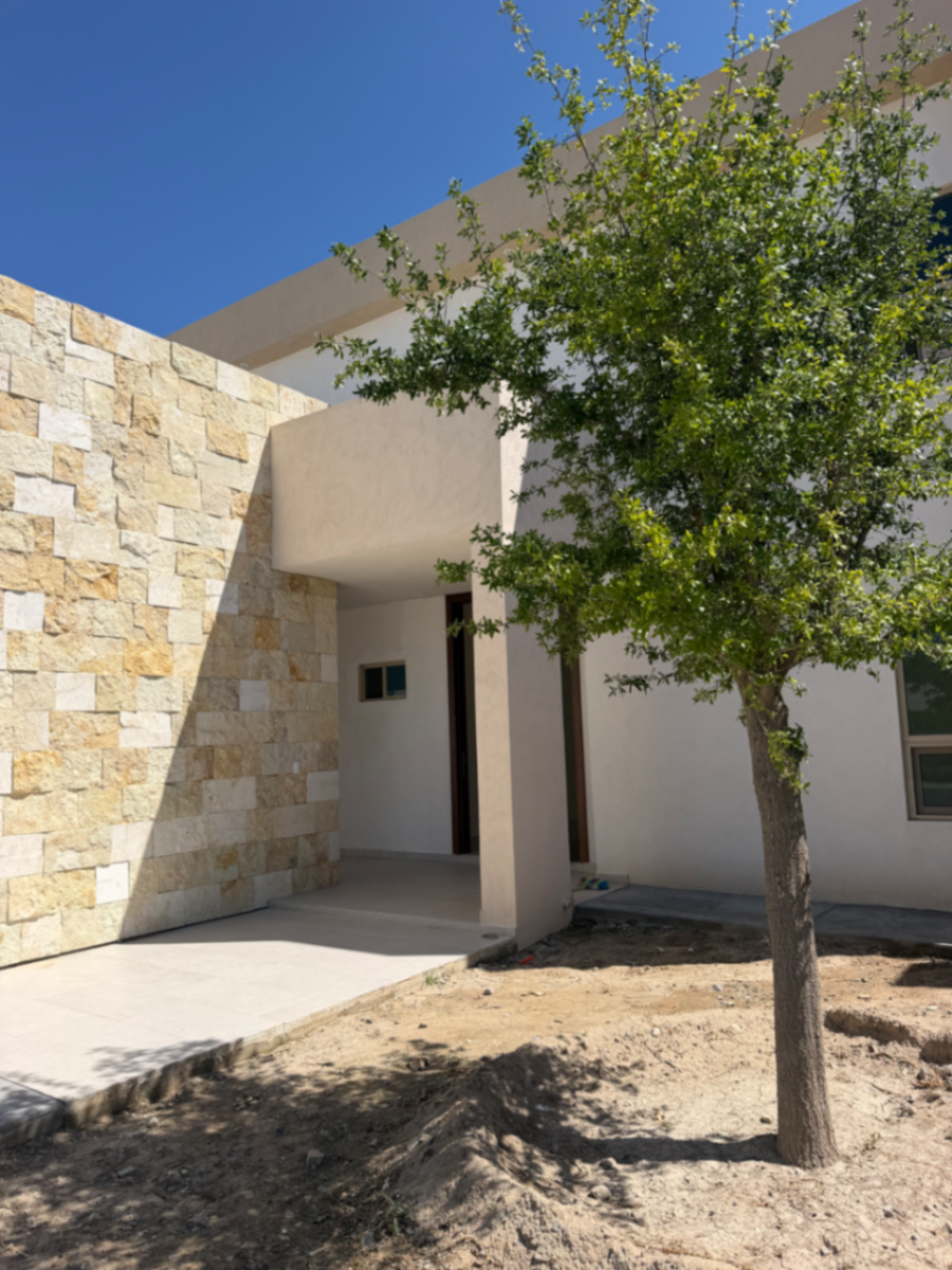 casa-en-venta-saltillo-vivento-02 Acceso exterior de casa en venta en Vivento Residencial, Saltillo