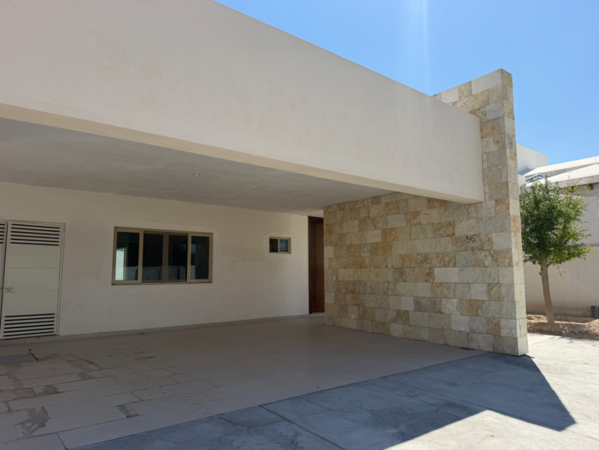 casa-en-venta-saltillo-vivento-04 Cochera cubierta de casa en venta en Vivento Residencial, Saltillo