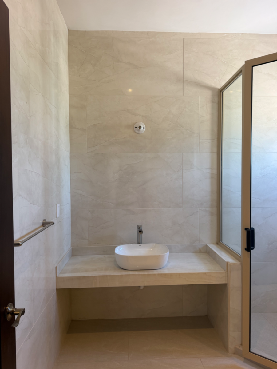 casa-en-venta-saltillo-vivento-20 Lavabo de baño de casa en venta en Vivento Residencial, Saltillo